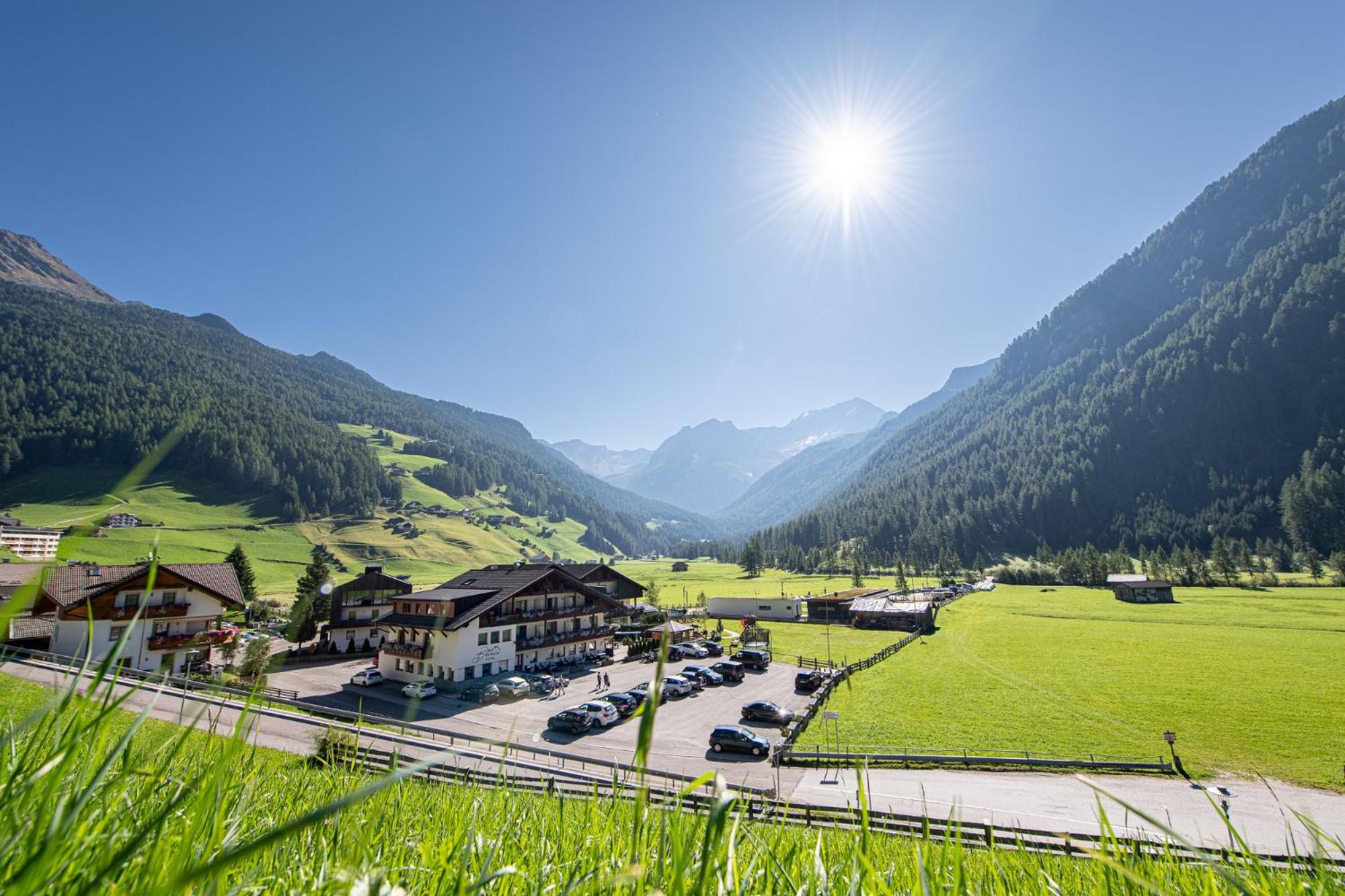 Hotel Bacher Riva di Tures Exterior foto