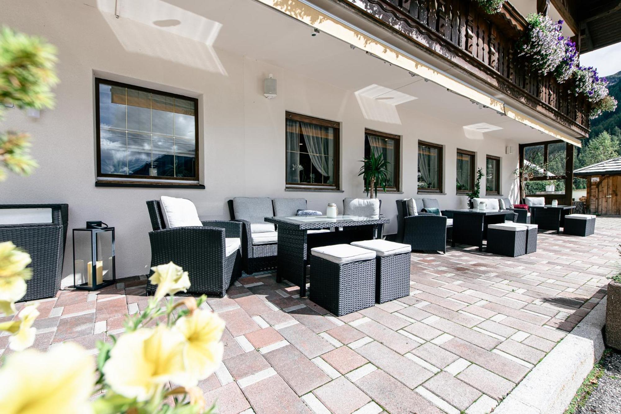 Hotel Bacher Riva di Tures Exterior foto